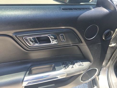 Used 2016 Ford Mustang Premium RWD image 7
