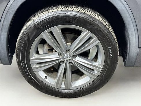 Used 2019 Volkswagen Atlas SE w/ Panoramic Sunroof Package image 32