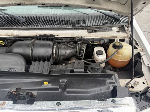 Used 2011 Ford E-350 and Econoline 350 XLT image 36