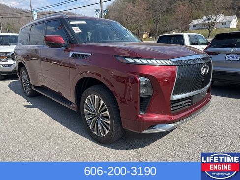 Used 2025 INFINITI QX80 Sensory image 3