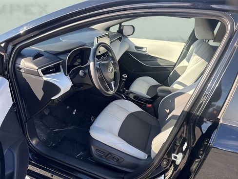 Used 2021 Toyota Corolla XSE image 9