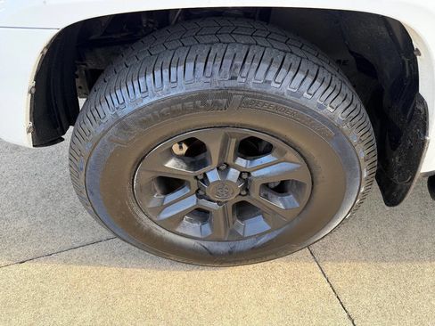 Used 2017 Toyota 4Runner SR5 Premium image 6