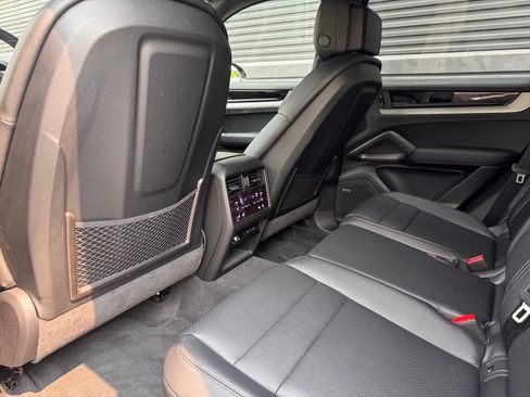 Certified 2026 Porsche Cayenne S AWD/4WD image 22
