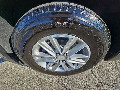 Used 2023 Chevrolet Traverse LT image 37