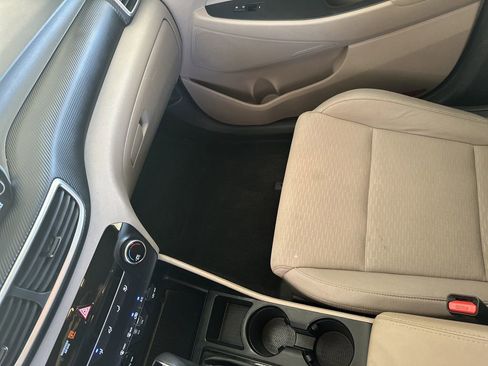 Used 2019 Hyundai Tucson SE image 24