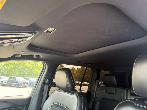 Used 2023 Jeep Grand Cherokee Altitude AWD/4WD image 13