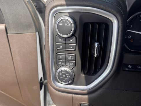 Used 2020 GMC Sierra 2500 Denali w/ Denali Ultimate Package AWD/4WD image 26