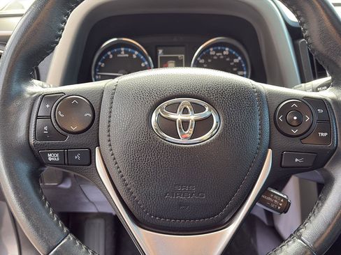 Used 2018 Toyota RAV4 Limited image 23