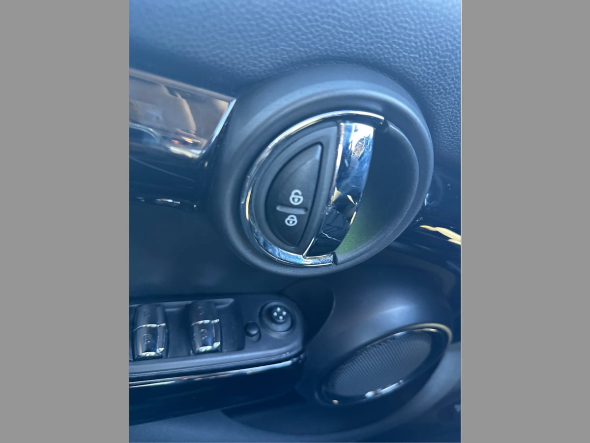 Used 2019 MINI Cooper S FWD image 17