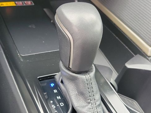 Used 2025 Toyota Camry SE w/ Convenience Package FWD image 17