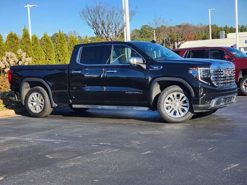 Used 2025 GMC Sierra 1500 Denali image 3