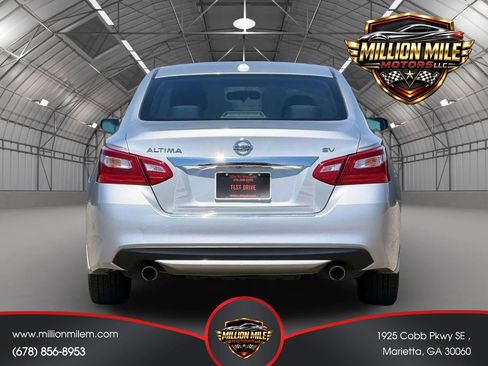 Used 2017 Nissan Altima 2.5 SV FWD image 5
