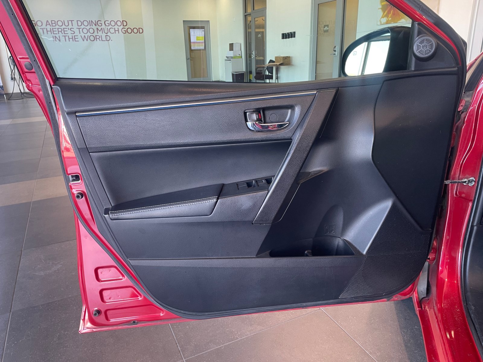 Used 2014 Toyota Corolla S FWD image 13