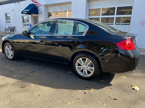 Used 2013 INFINITI G37 x Sedan w/ Premium Pkg image 2