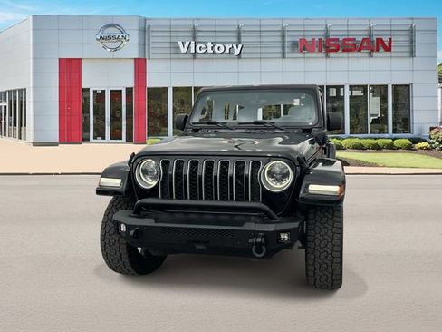 Used 2023 Jeep Wrangler Unlimited Sahara AWD/4WD image 8