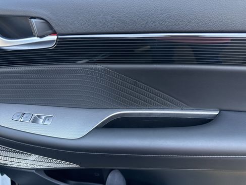 Used 2024 Hyundai Palisade Calligraphy image 16