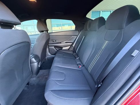 Used 2025 Hyundai Elantra Sport FWD image 17