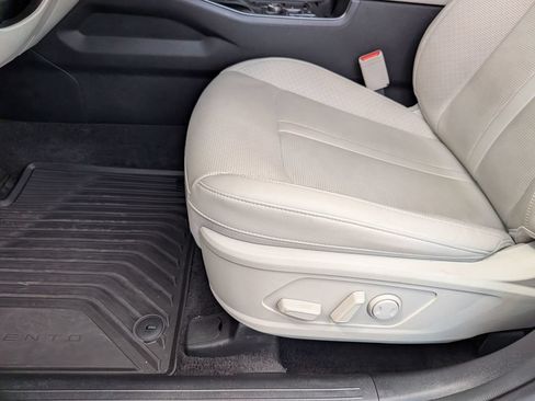 Used 2025 Kia Sorento S w/ Panoramic Sunroof Package FWD image 14