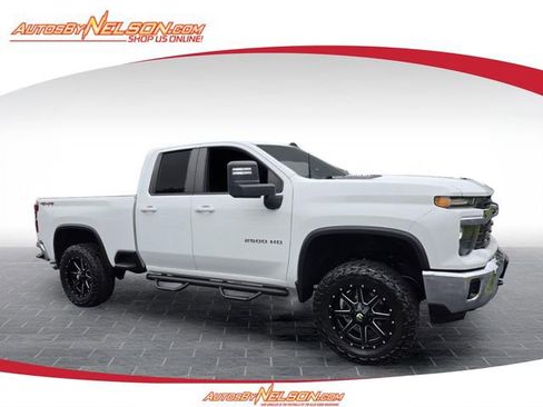 Used 2024 Chevrolet Silverado 2500 LT w/ Convenience Package AWD/4WD image 1