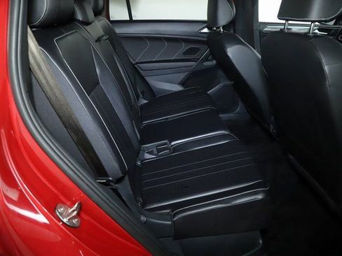 Used 2024 Volkswagen Tiguan SE R-Line image 34