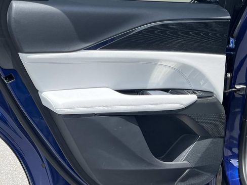 Certified 2024 Cadillac Lyriq Luxury RWD image 22