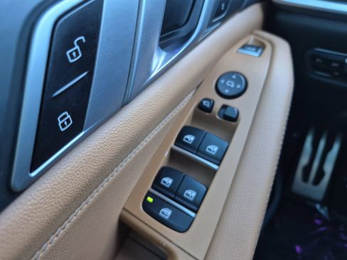 Used 2021 BMW X5 xDrive40i w/ M Sport Package image 13