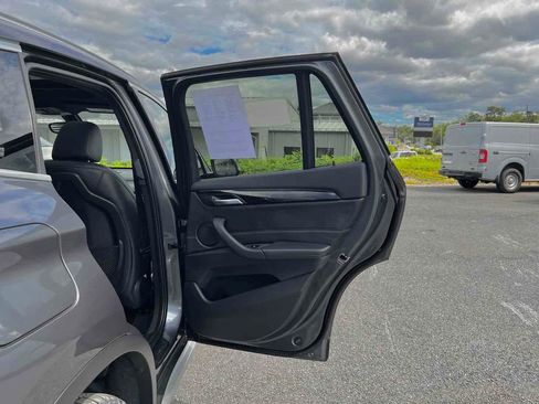 Used 2018 BMW X1 xDrive28i image 19