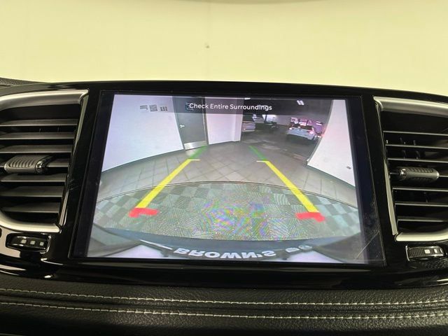 Used 2021 Chrysler Pacifica Limited FWD image 32