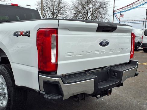 Used 2025 Ford F350 XLT image 22