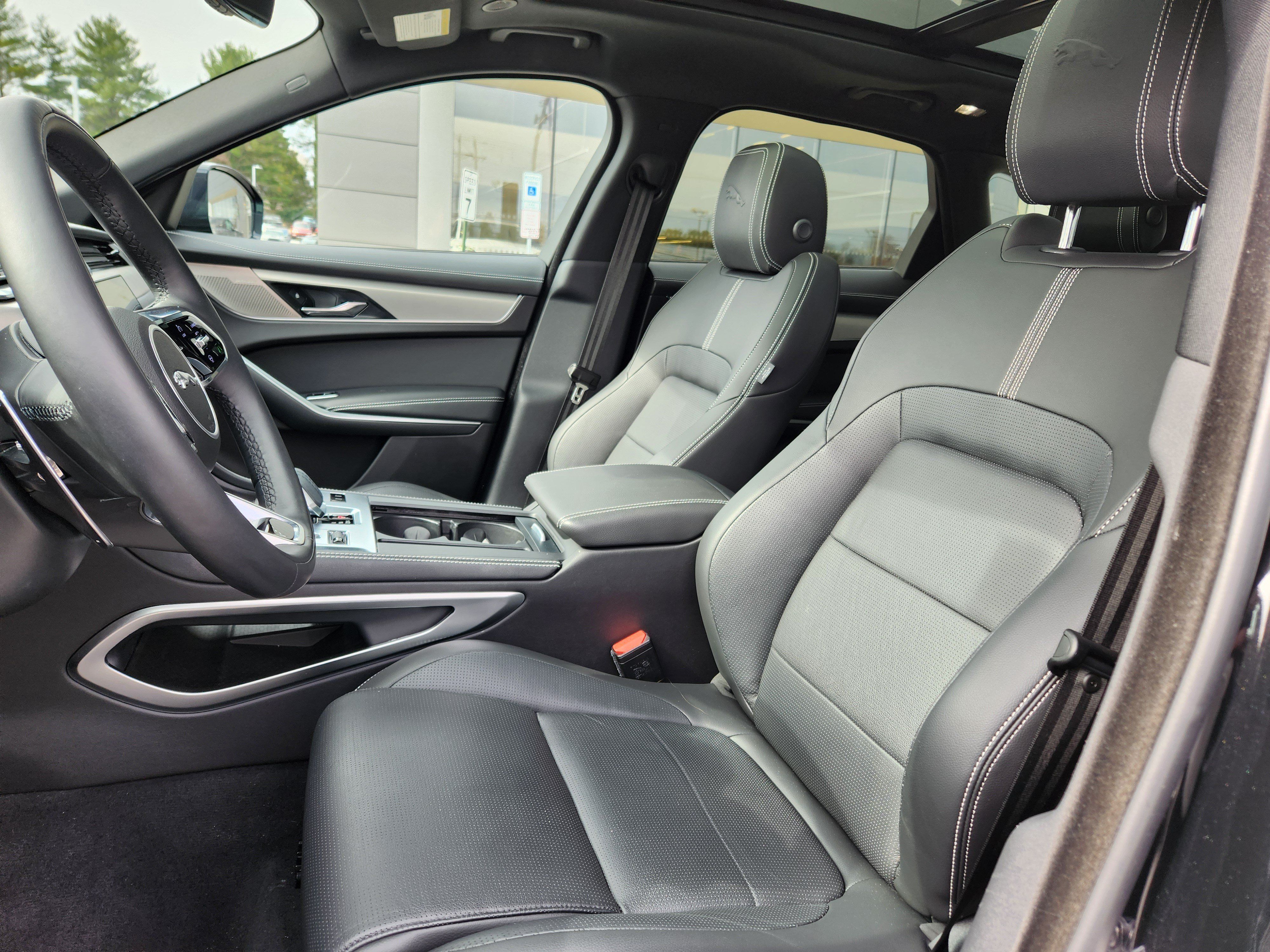 Certified 2026 Jaguar F-PACE R-Dynamic S AWD/4WD image 10
