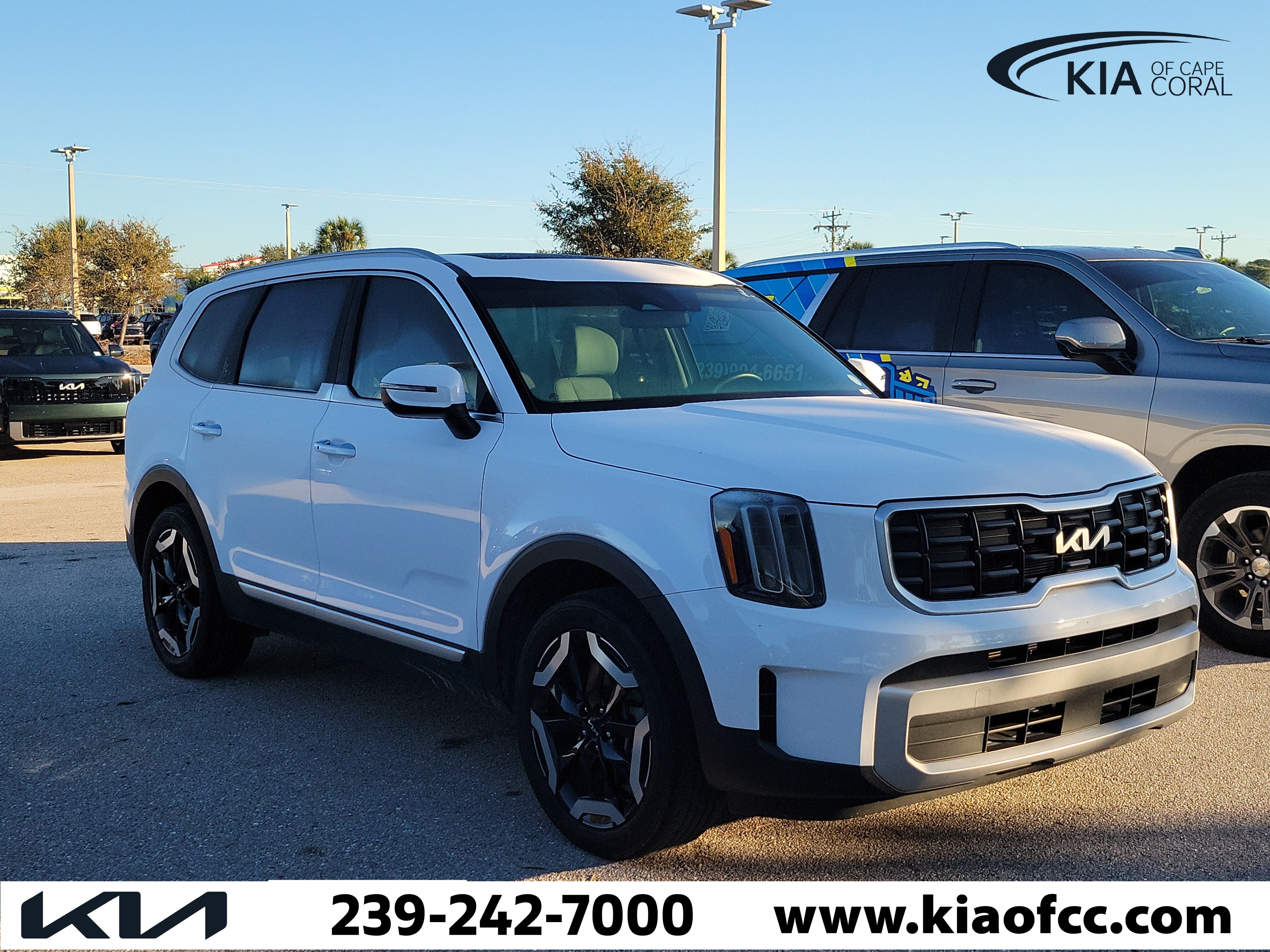 Certified 2023 Kia Telluride S w/ S Sunroof Package FWD image 1