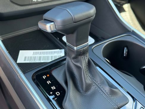 New 2026 Kia Carnival EX FWD image 23