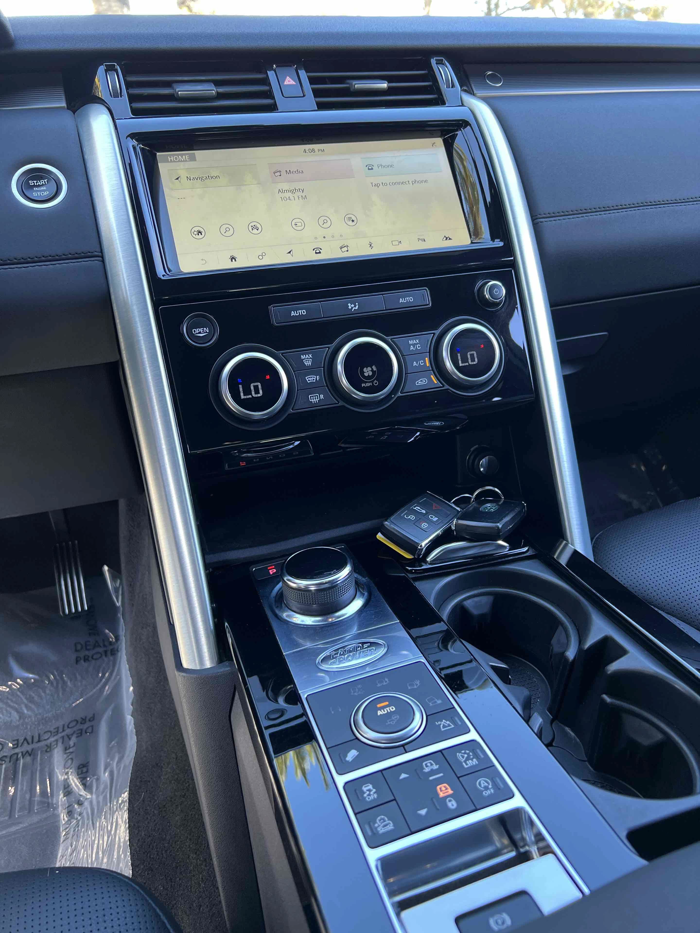 Used 2018 Land Rover Discovery HSE AWD/4WD image 31