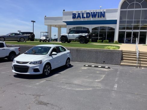 Used 2020 Chevrolet Sonic Premier FWD image 3