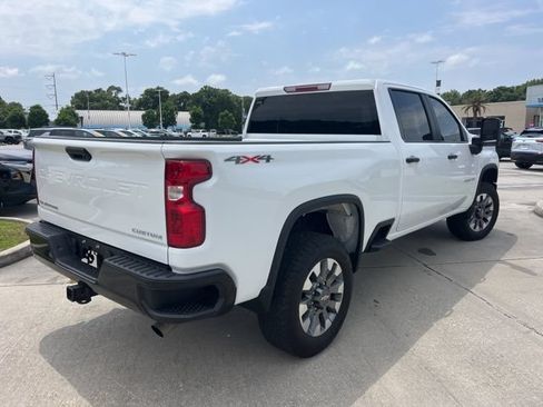 Used 2025 Chevrolet Silverado 2500 Custom AWD/4WD image 9