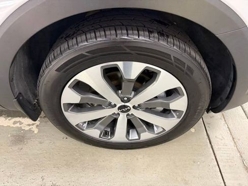 Used 2022 Kia Telluride EX w/ EX Premium Package image 4