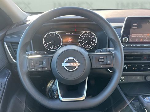 Used 2023 Nissan Rogue S image 12