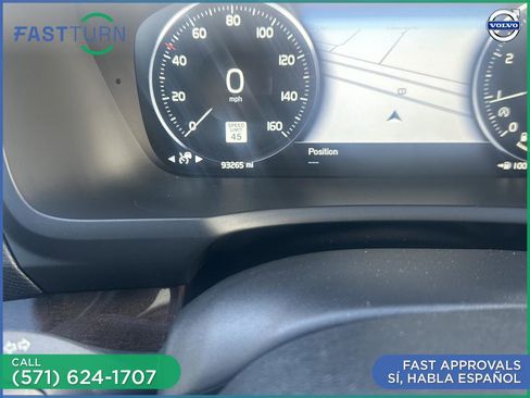 Used 2016 Volvo XC90 T6 Momentum w/ Momentum Plus Package image 19