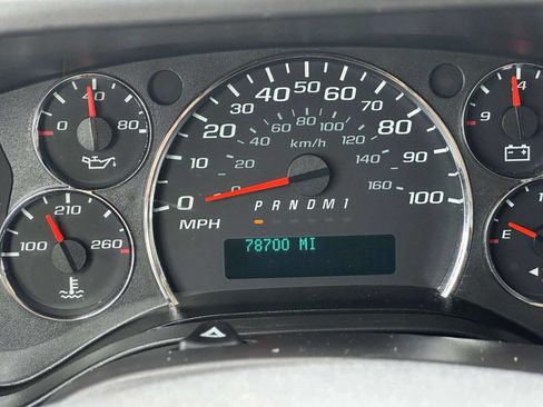 Used 2014 Chevrolet Express 2500 image 30