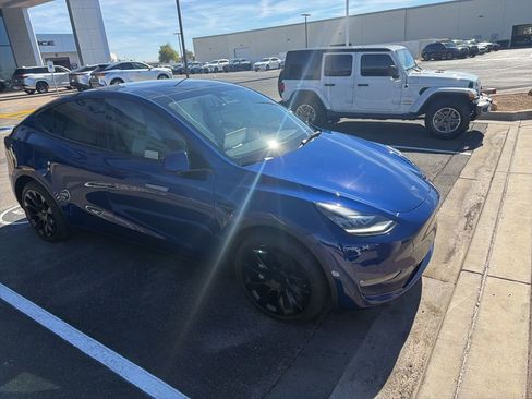 Used 2022 Tesla Model Y Long Range image 3