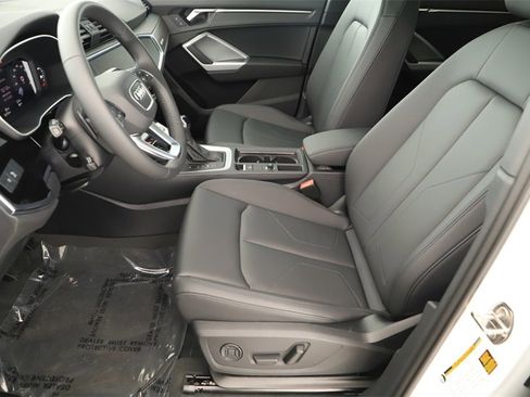 New 2025 Audi Q3 2.0T Premium image 24