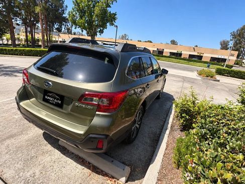 Used 2019 Subaru Outback 2.5i Limited AWD/4WD image 11