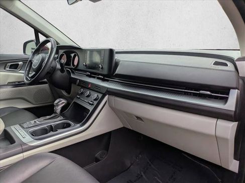 Used 2024 Kia Carnival LX image 28