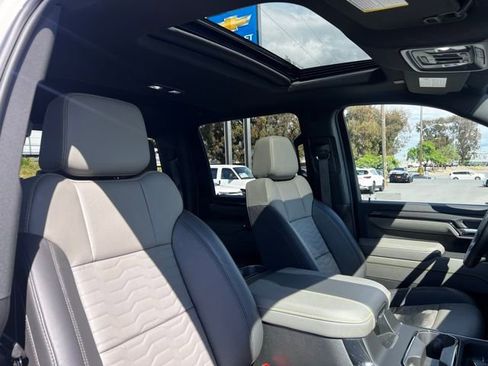 Used 2026 Chevrolet Silverado 2500 ZR2 w/ LPO, Dark Essentials Package image 37