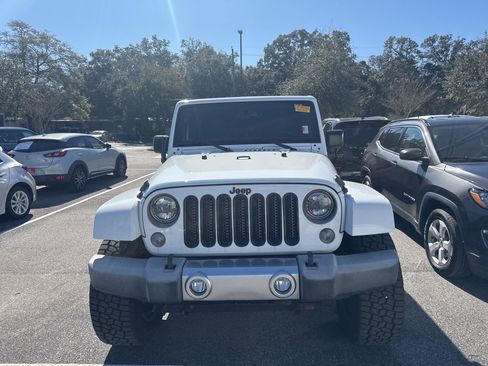 Used 2017 Jeep Wrangler Unlimited Sahara w/ Connectivity Group image 2