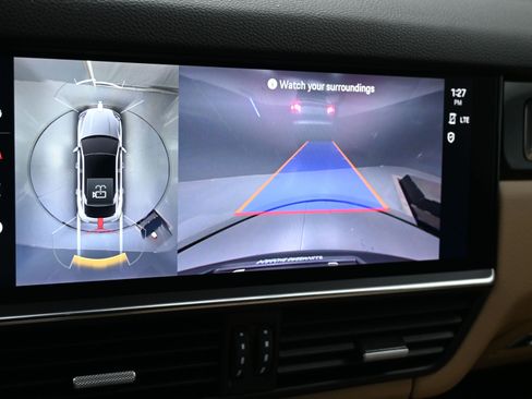 Used 2023 Porsche Cayenne E-Hybrid image 18