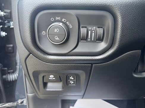 Used 2026 RAM 1500 Laramie w/ Sport Appearance Package AWD/4WD image 21