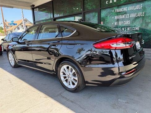 Used 2020 Ford Fusion SE image 6