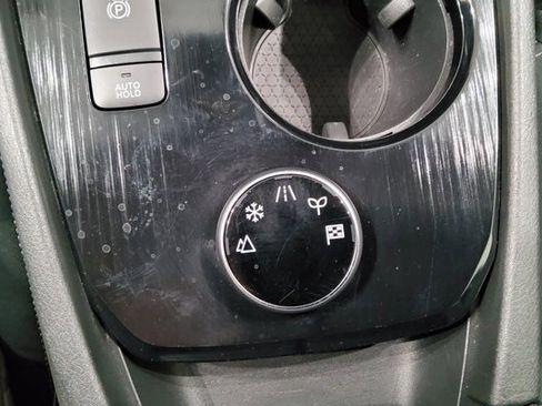 Used 2023 Nissan Rogue S image 31