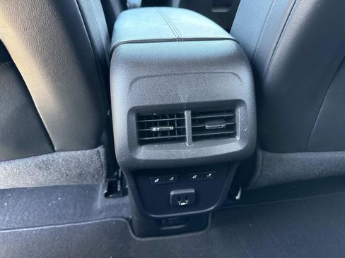 Used 2023 Chevrolet Equinox Premier image 21